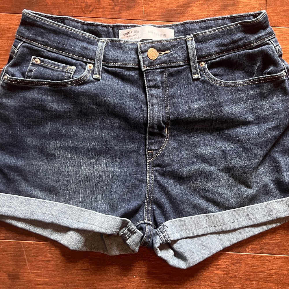 Levi’s Signature High Rise Shorts 29